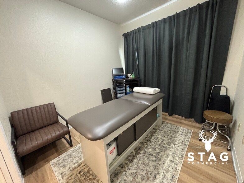 More Photos Of 2540 Lillian Miller Pky, Denton Office For Lease