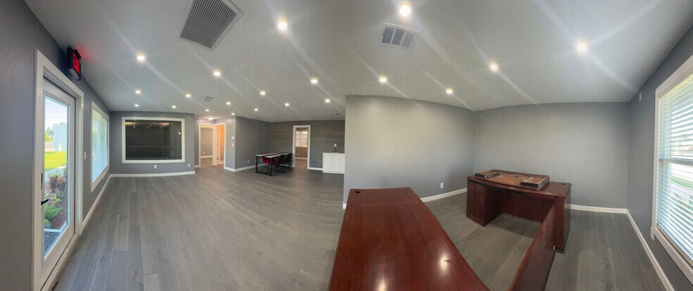 More Photos Of 7320 Sanibel Blvd, Fort Myers Medical For Lease