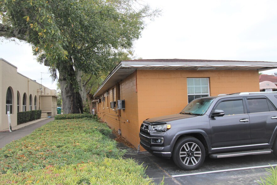 More Photos Of 7330 4th St N, Saint Petersburg Hotel For Sale