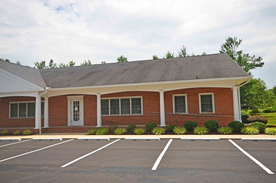 More Photos Of 556 Cynwood Dr, Easton Medical For Lease