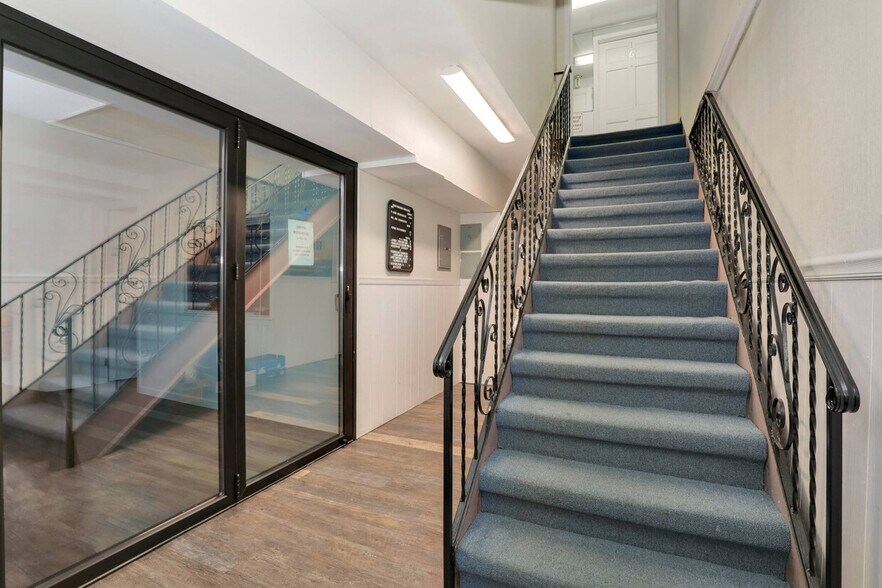 More Photos Of 103 Fort Salonga Rd, Northport Office For Sale