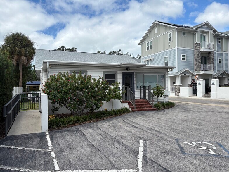 More Photos Of 535 Lafayette Ct, Sarasota Office For Lease