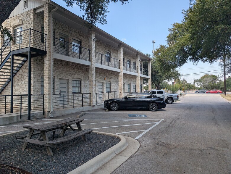 More Photos Of 9809 Anderson Mill Rd, Austin Loft Creative Space For Lease