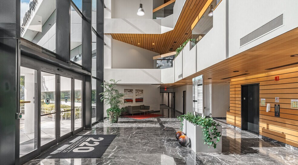 More Photos Of 220 Congress Park Dr, Delray Beach Office For Lease