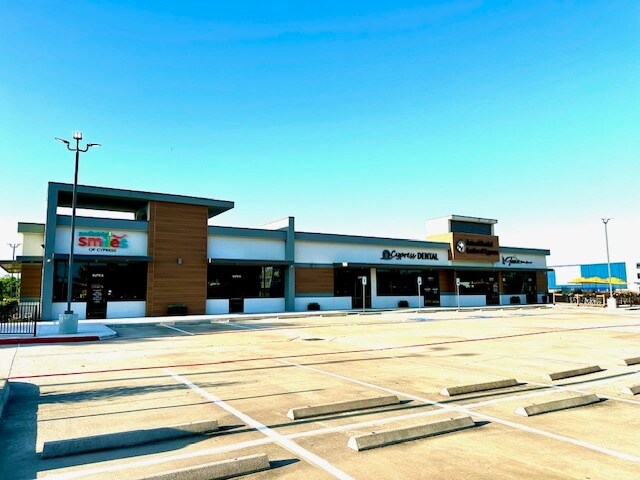 More Photos Of 17823 Longenbaugh Dr, Cypress Storefront For Lease