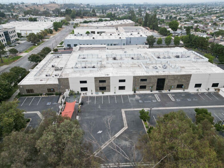 More Photos Of 2001 Saturn St, Monterey Park Light Distribution For Sale