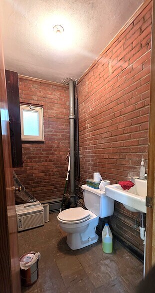 More Photos Of 24 Beech St, Berea Office For Sale