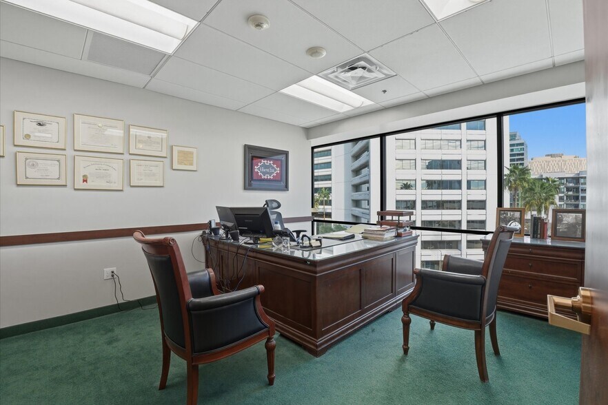 More Photos Of 3033 N Central Ave, Phoenix Office For Sale