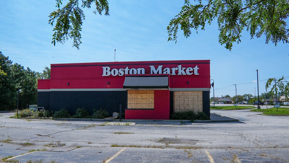 More Photos Of 919 N Green Bay Rd, Waukegan Restaurant For Sale