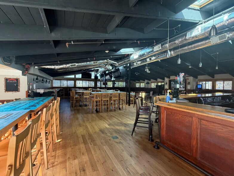 More Photos Of 325 Farnum Pike, Smithfield Restaurant For Sale