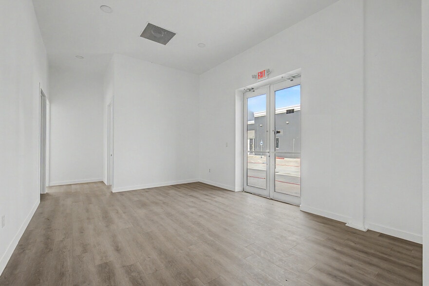 More Photos Of 26605 Cook Field Rd, Katy Loft Creative Space For Lease