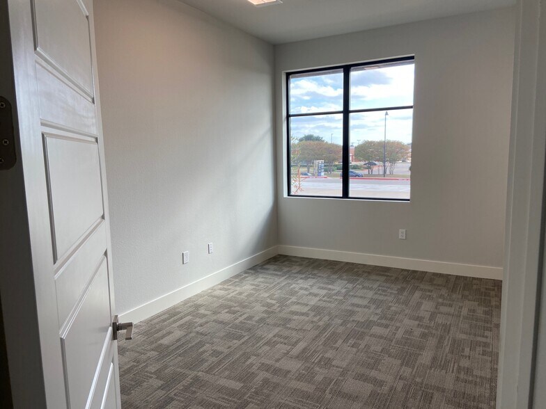 More Photos Of 8805 N Tarrant Pky, North Richland Hills Medical For Sale