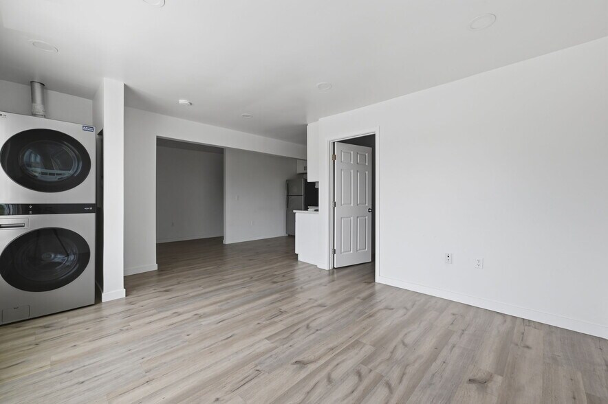 More Photos Of 2005 Highland Ave, National City Apartments For Sale