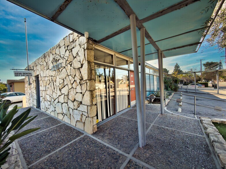 More Photos Of 1126 N Flower St, Santa Ana Medical For Sale