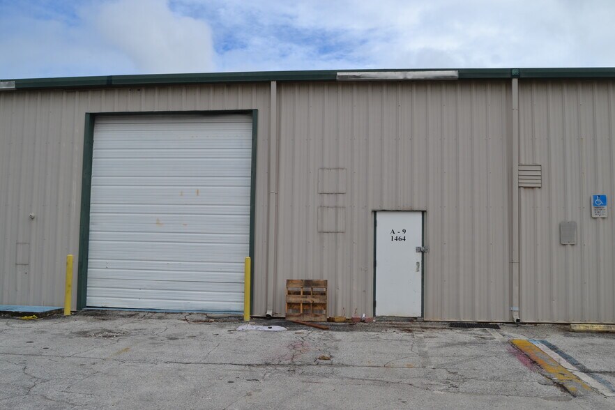 More Photos Of 1400 L and R Industrial Blvd, Tarpon Springs Unknown For Lease