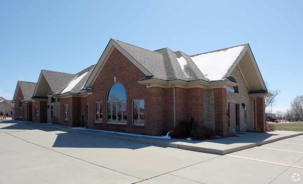 More Photos Of 42471-42479 Garfield Rd, Clinton Township Medical For Lease