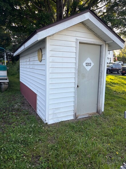 More Photos Of 2745 Shadyside Rd, Findley Lake Marina For Sale