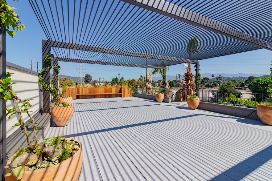 More Photos Of 3021 Gilroy St, Los Angeles Unknown For Sale