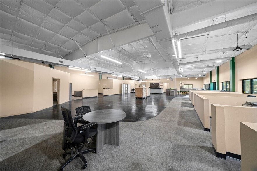 More Photos Of 13866 S Us-441, Summerfield Office For Sale