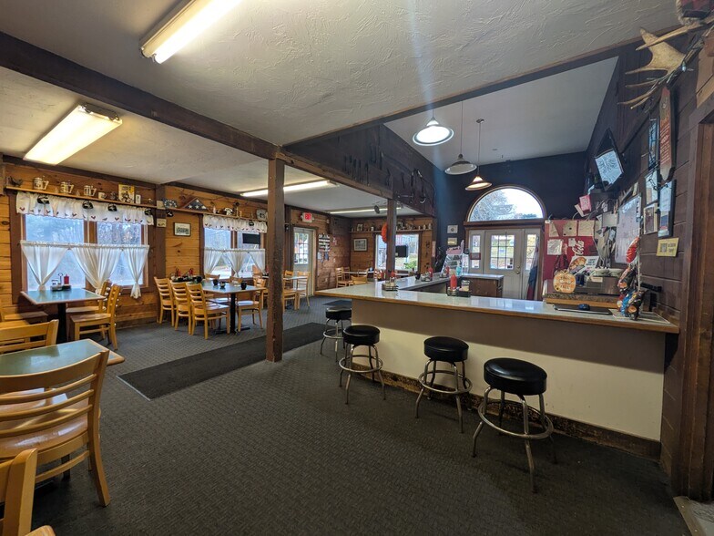 More Photos Of 93 Mechanic St, Bellingham Restaurant For Lease