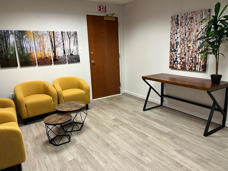 Primary Photo Of 450 Maple Ave E, Vienna Medical For Lease