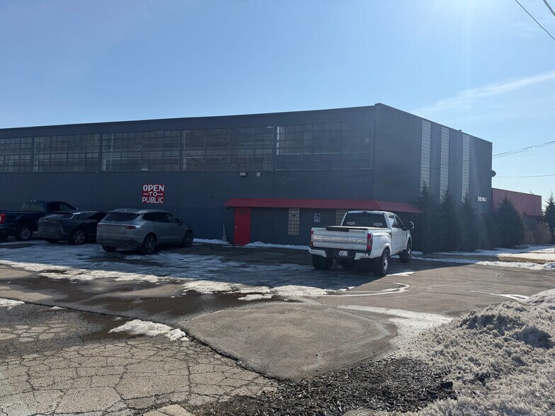 More Photos Of 30744 Groesbeck Hwy, Roseville Manufacturing For Sale