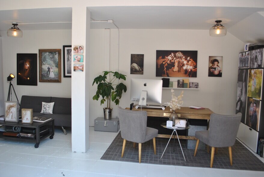 More Photos Of 451-461 E Main St, Ventura Storefront For Lease