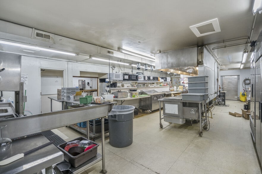 More Photos Of 6605 Hwy 54, Osage Beach Restaurant For Sale