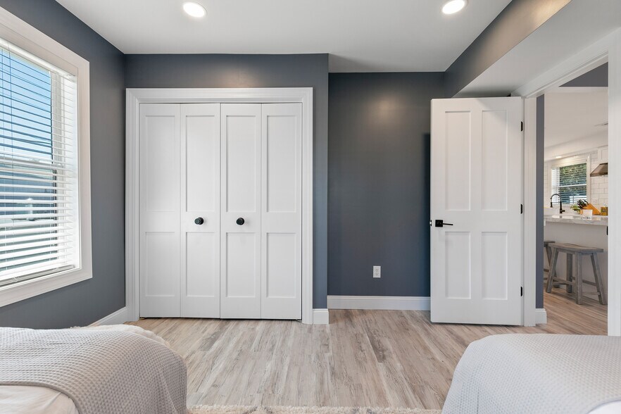 More Photos Of 44 Williams Ave, Mystic General Retail For Sale