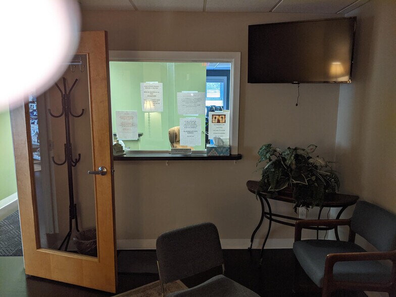 More Photos Of 215 Toll Gate Rd, Warwick Medical For Lease