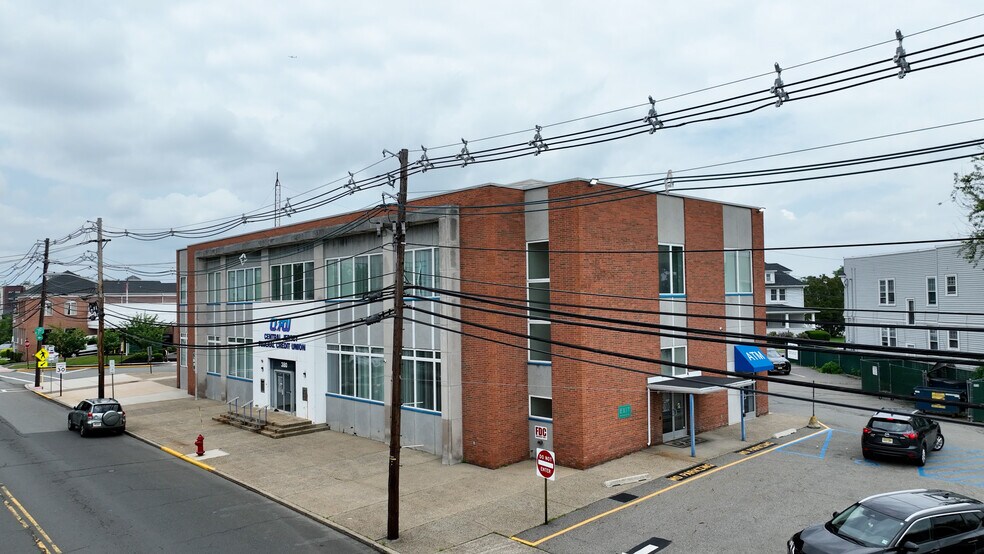 Primary Photo Of 380 Berry St, Woodbridge Office For Sale