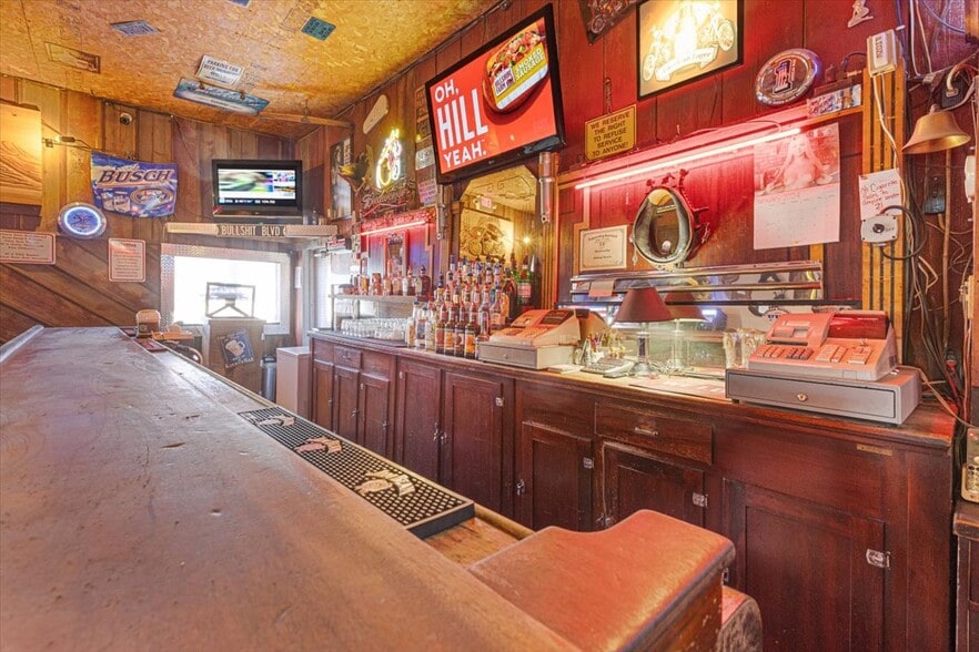 More Photos Of 206 1st St, Soldier Restaurant For Sale