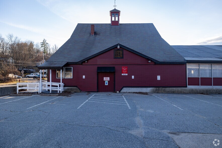 More Photos Of 8 Dunster Ave, Greenville Storefront Retail Residential For Sale