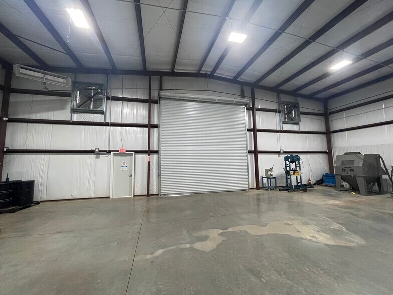 More Photos Of 31 Steelview Dr, Roanoke Distribution For Sale