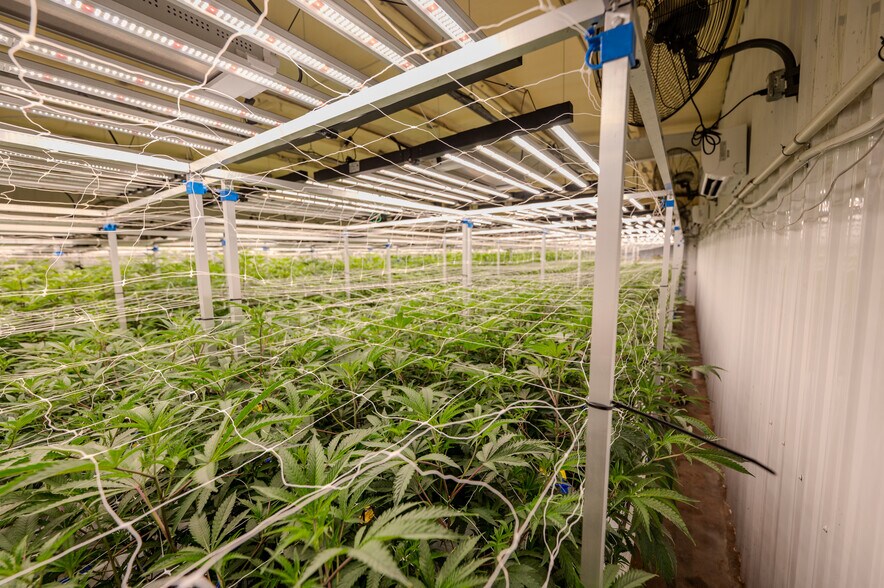 More Photos Of 947 N Buffington Rd, Sallisaw Warehouse For Sale