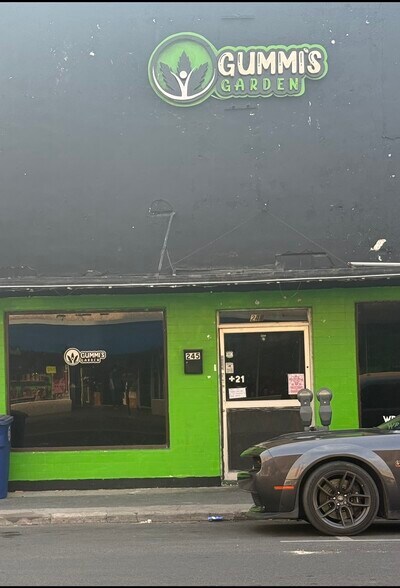 More Photos Of 245 Commercial St, Eagle Pass Storefront For Sale