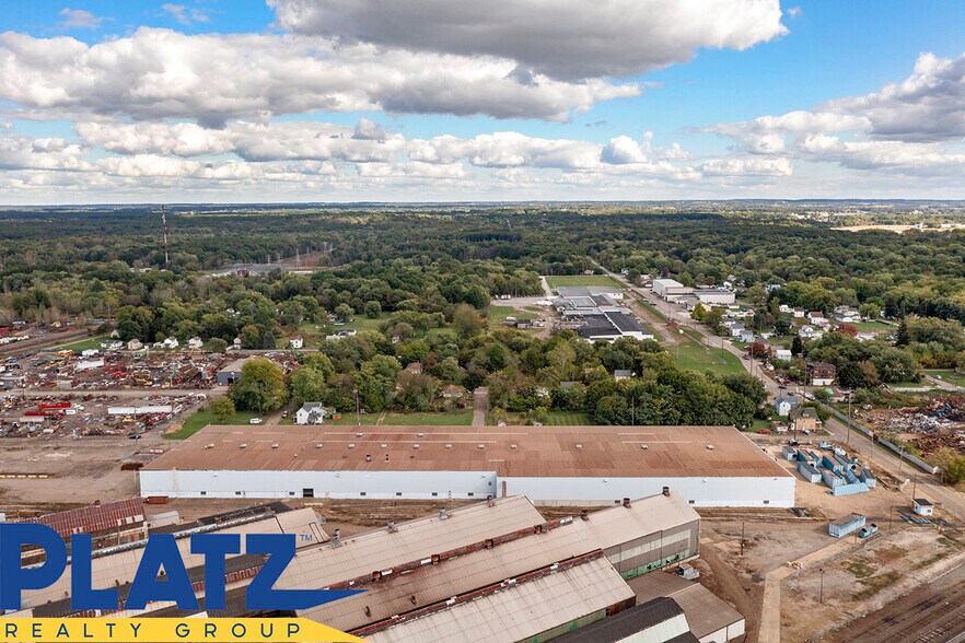 More Photos Of 1001 E Broadway St, Alliance Industrial For Lease