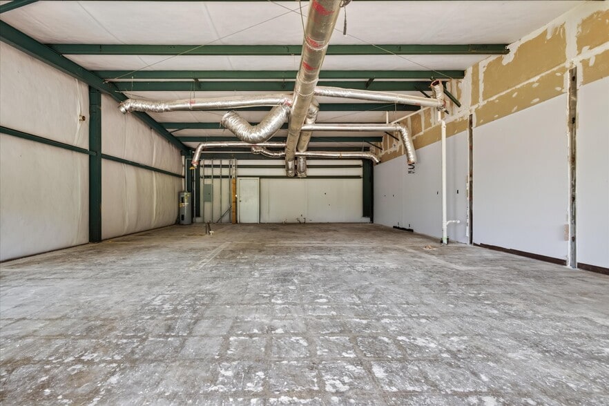 More Photos Of 2143a-2145 Old Ashland City Rd, Clarksville Freestanding For Lease