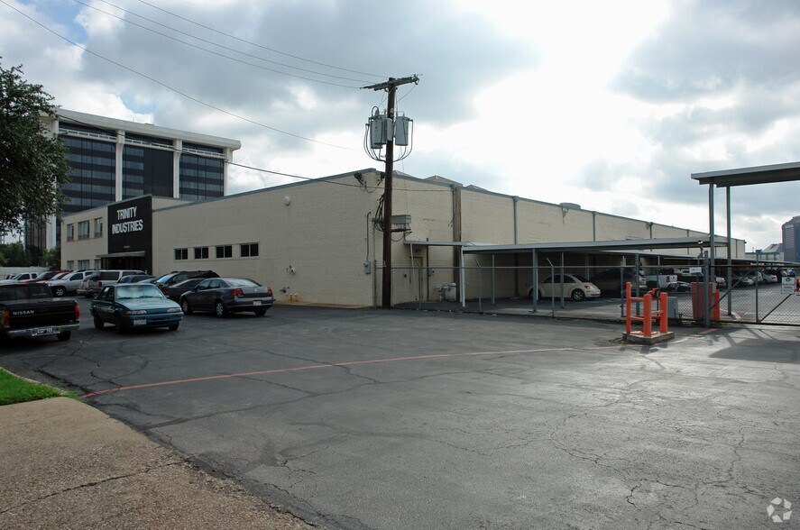 More Photos Of 2525 N Stemmons Fwy, Dallas Unknown For Lease