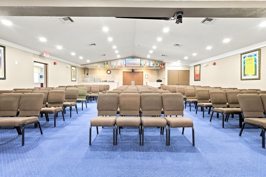 More Photos Of 3075 N Goldenrod Rd, Winter Park Religious Facility For Sale