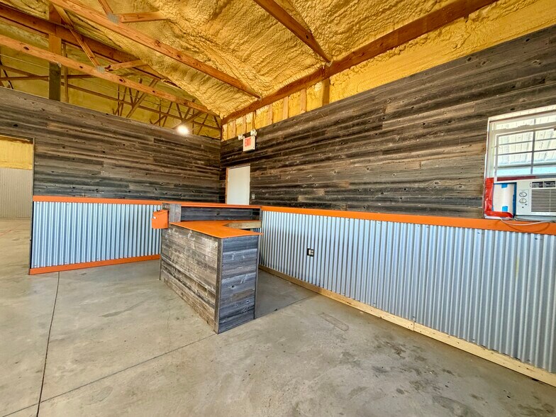 More Photos Of 8302 W 51st St, Tulsa Flex For Sale