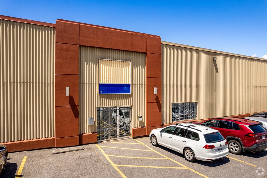 More Photos Of 9361 Rue Wanklyn, Montréal Warehouse For Lease