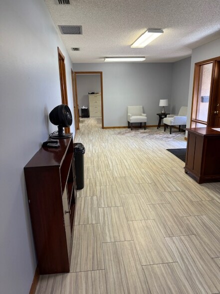 More Photos Of 2800 Winter Lake Rd, Lakeland Office For Sale