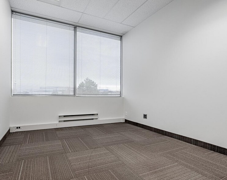 More Photos Of 2180 Meadowvale Blvd, Mississauga Office For Sale