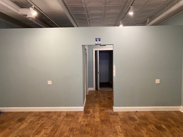 More Photos Of 139-143 S Oak Park Ave, Oak Park Storefront Retail Office For Lease