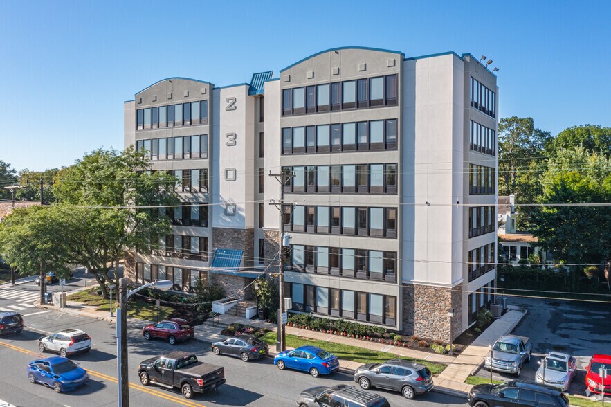 Primary Photo Of 2300 Pennsylvania Ave, Wilmington Medical For Sale