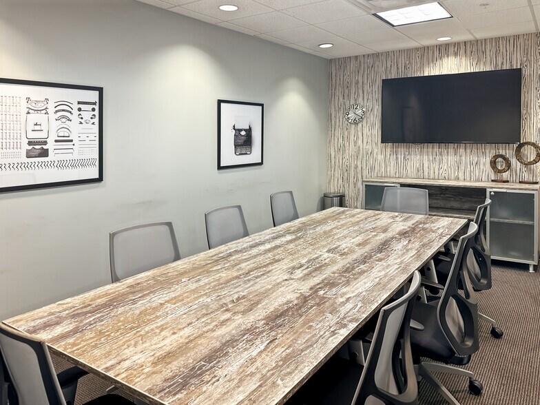 More Photos Of 111 N Orange Ave, Orlando Coworking Space