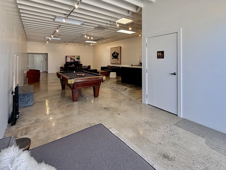 More Photos Of 720 Lincoln Blvd, Venice Office For Lease