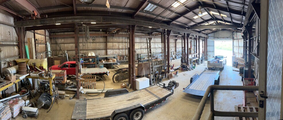 More Photos Of 5522 A N Center St, Hilliard Warehouse For Lease