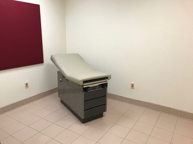 More Photos Of 198 S Coronado Dr, Sierra Vista Medical For Sale